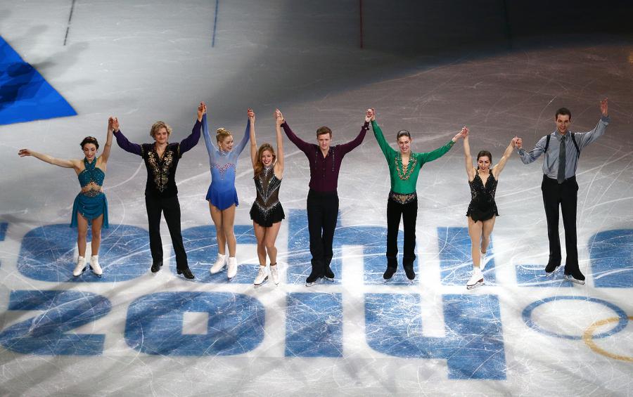 Team Event Figure Skating Celebration ©GettyImages